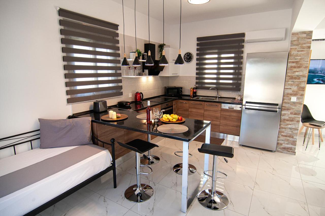 Livis Luxury Villa Киотари Екстериор снимка