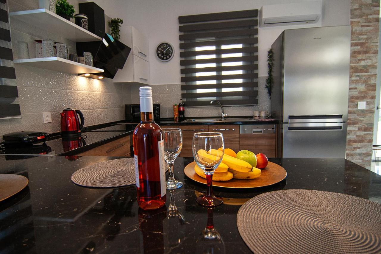 Livis Luxury Villa Киотари Екстериор снимка