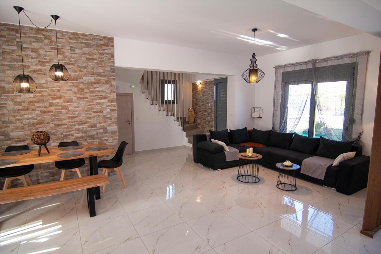 Livis Luxury Villa Киотари Екстериор снимка
